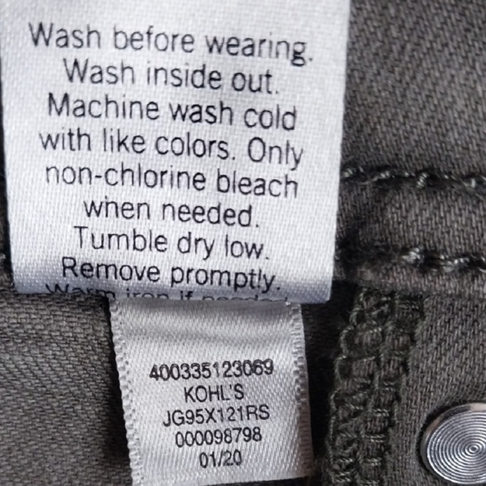 SO NWT High-Rise Utility Shorts Frayed Hem Size 13 Olive Green 2.5" Inseam - Picture 12 of 13